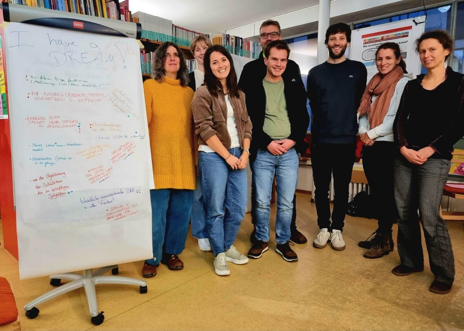 Das Gründungstreffen der Teachers For Future Tirol ist ein großer Erfolg.